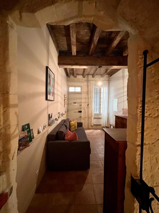"L'Artistique" Centre Arles Fondation Van Gogh Esterno foto